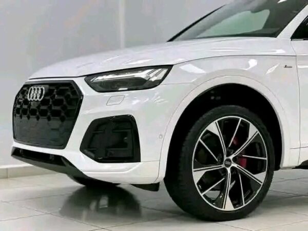 Audi Q5 40 – Image 10