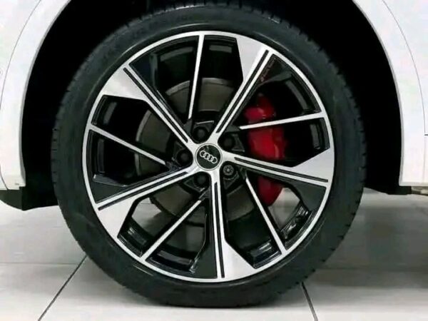 Audi Q5 40 – Image 23