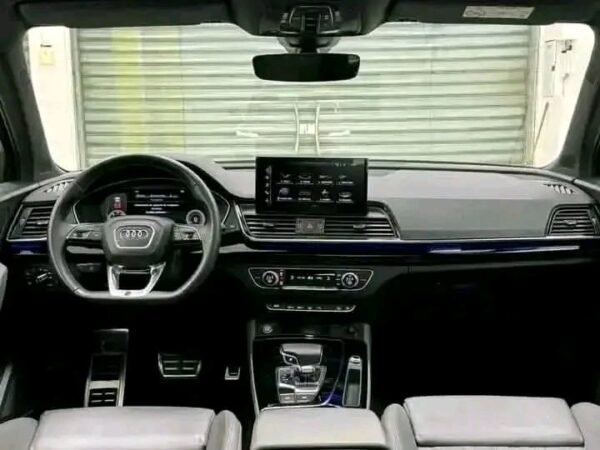 Audi Q5 40 – Image 16