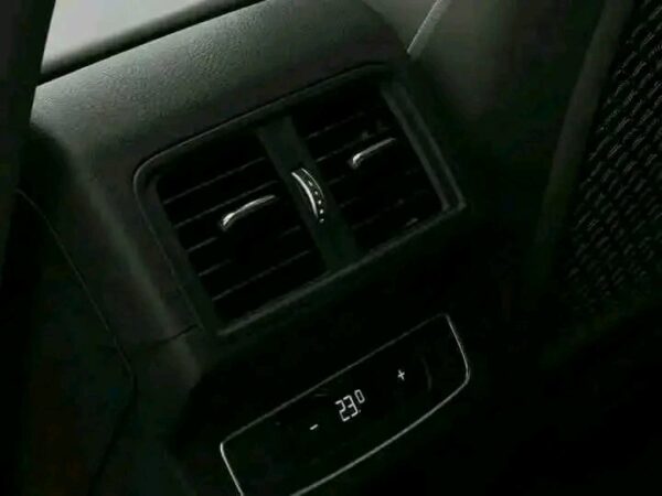 Audi Q5 40 – Image 11
