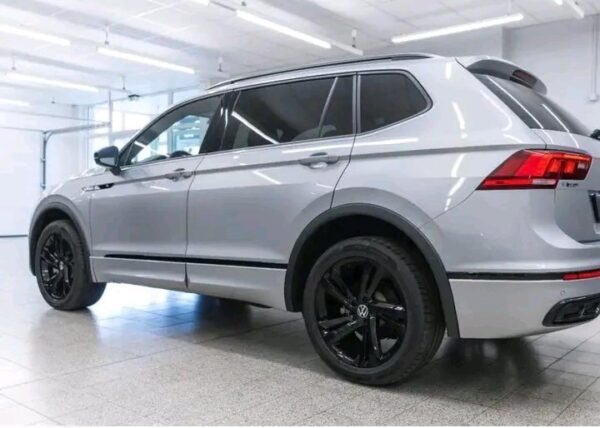 Volkswagen Tiguan 2.0TSI Allspace R-LINE - Image 22