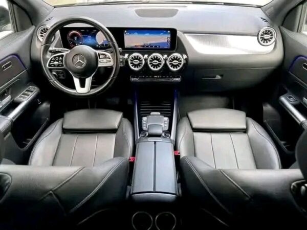 Mercedes-Benz GLA 200d Sport Line - Image 3