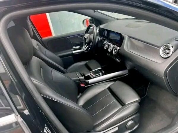 Mercedes-Benz GLA 200d Sport Line - Image 6