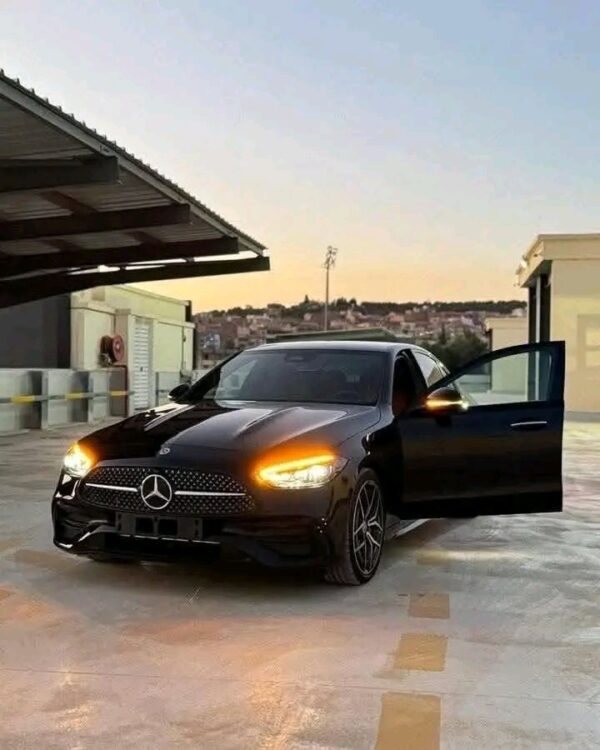 MERCEDES C220 4MATIC – Image 2