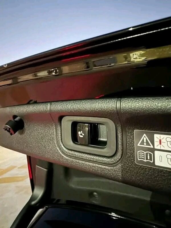 MERCEDES C220 4MATIC – Image 24