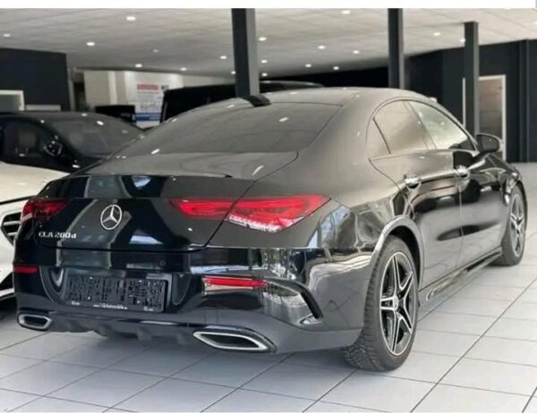Mercedes-Benz CLA 200d - Image 12