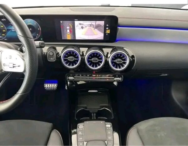 Mercedes-Benz CLA 200d - Image 9