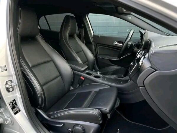 Mercedes-Benz GLA 250 4Matic - Image 12