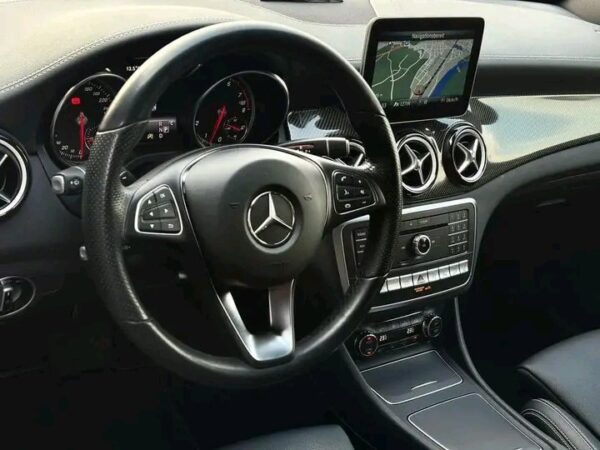 Mercedes-Benz GLA 250 4Matic - Image 13