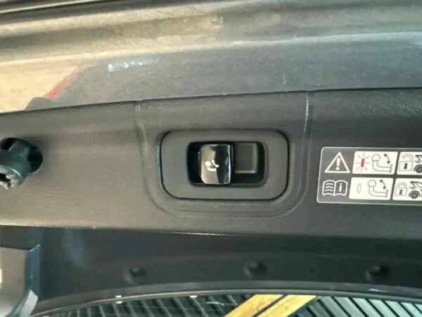 Mercedes-Benz C 300 d - Image 7