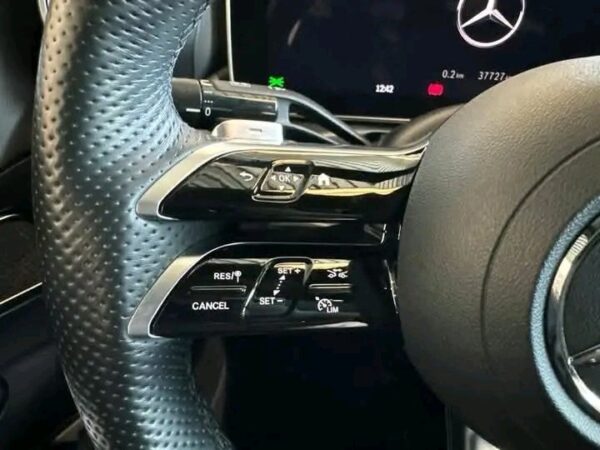 Mercedes-Benz C 300 d - Image 12