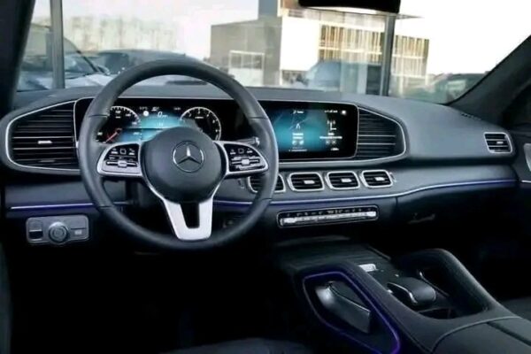 MERCEDES-BENZ GLE 350 HYBRID AMG - Image 12