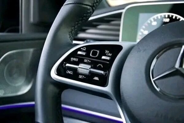 MERCEDES-BENZ GLE 350 HYBRID AMG - Image 7