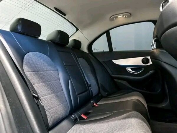 Mercedes-Benz C-Class – Image 15
