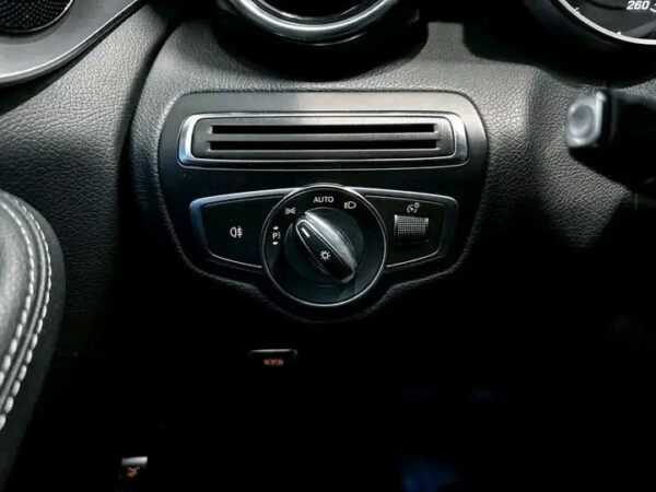 Mercedes-Benz C-Class – Image 4