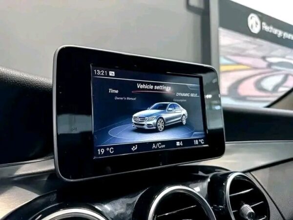 Mercedes-Benz C-Class – Image 7