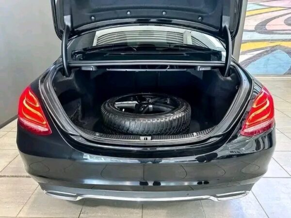 Mercedes-Benz C-Class – Image 20