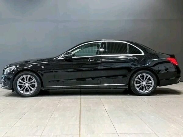 Mercedes-Benz C-Class – Image 21