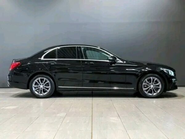 Mercedes-Benz C-Class – Image 26