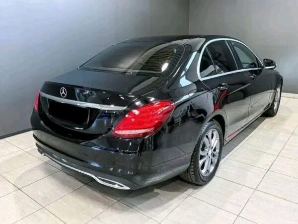Mercedes-Benz C-Class – Image 22