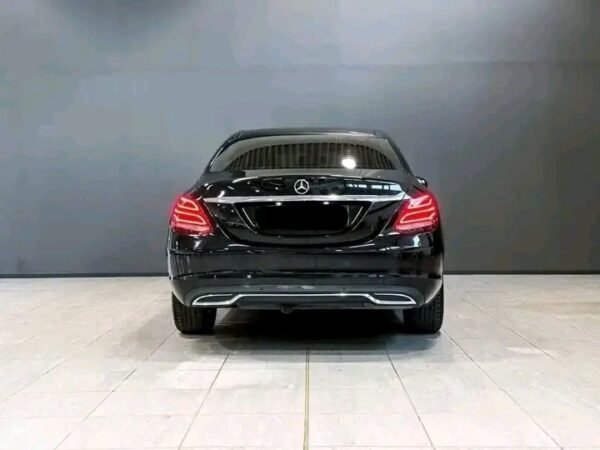 Mercedes-Benz C-Class – Image 23
